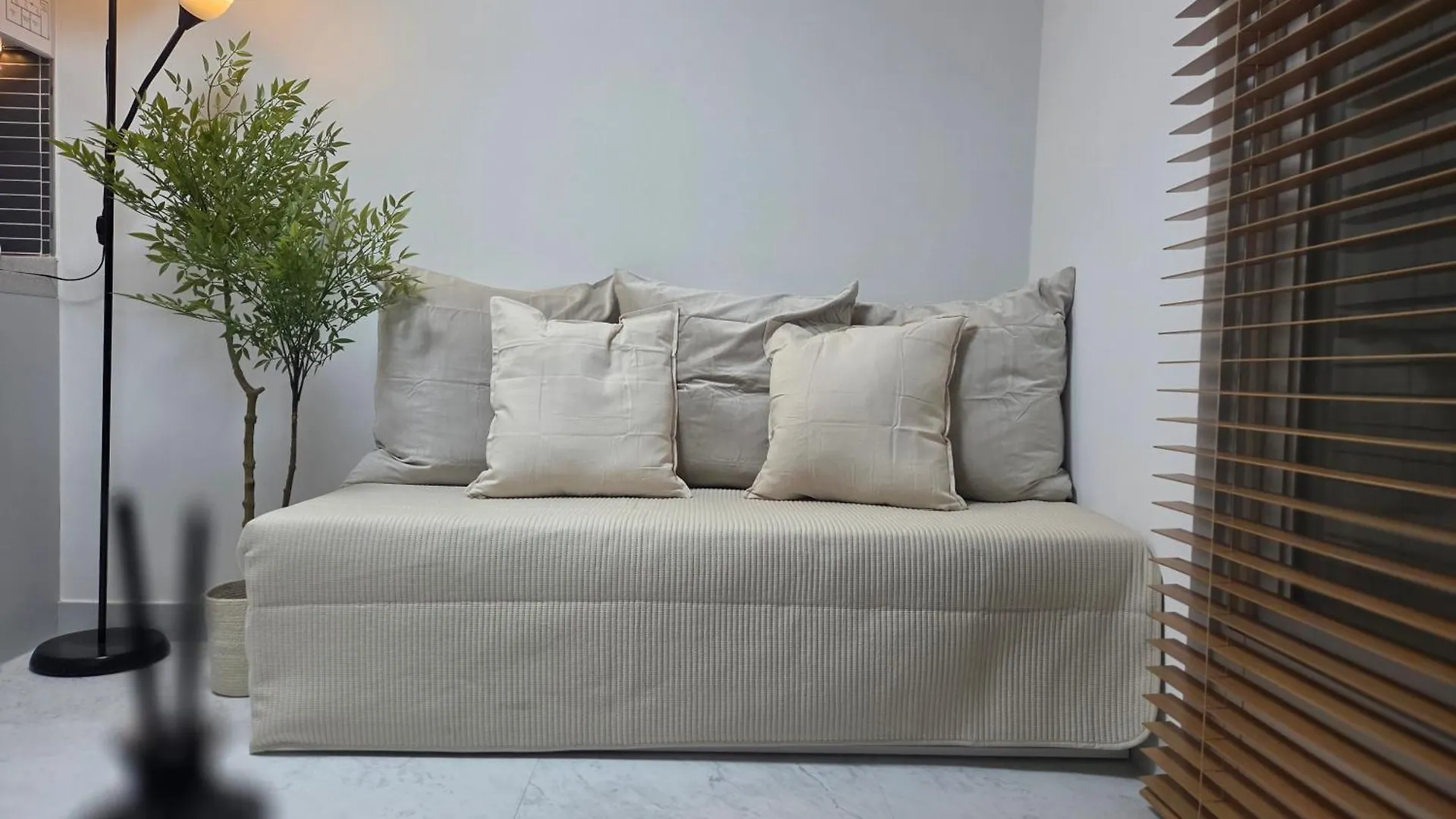 Gangnam Station, Yeoksam Station, 5-Minute Walk, Luggage Storage, Business Trip, 6 People Βίλα Σεούλ 0*,  Νότια Κορέα