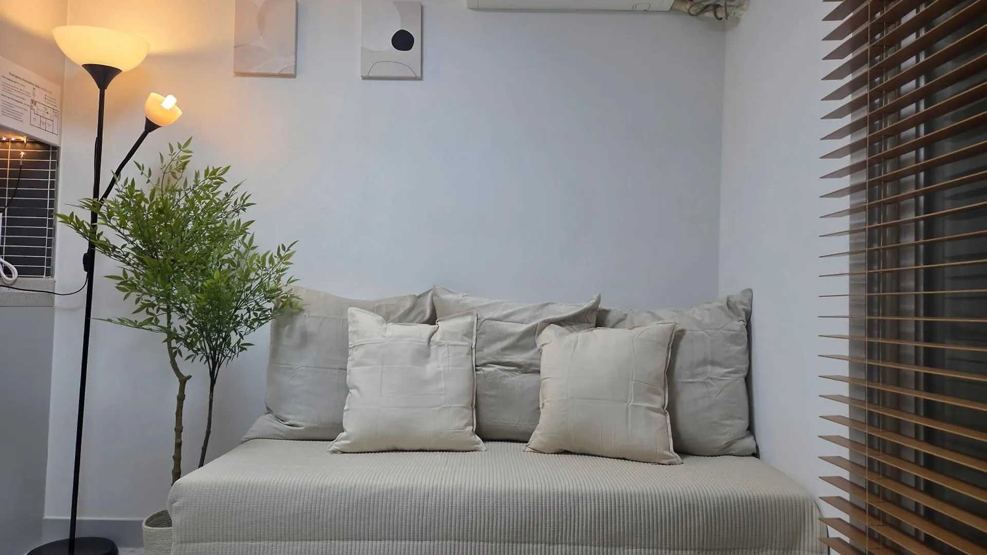 Gangnam Station, Yeoksam Station, 5-Minute Walk, Luggage Storage, Business Trip, 6 People Βίλα Σεούλ Νότια Κορέα