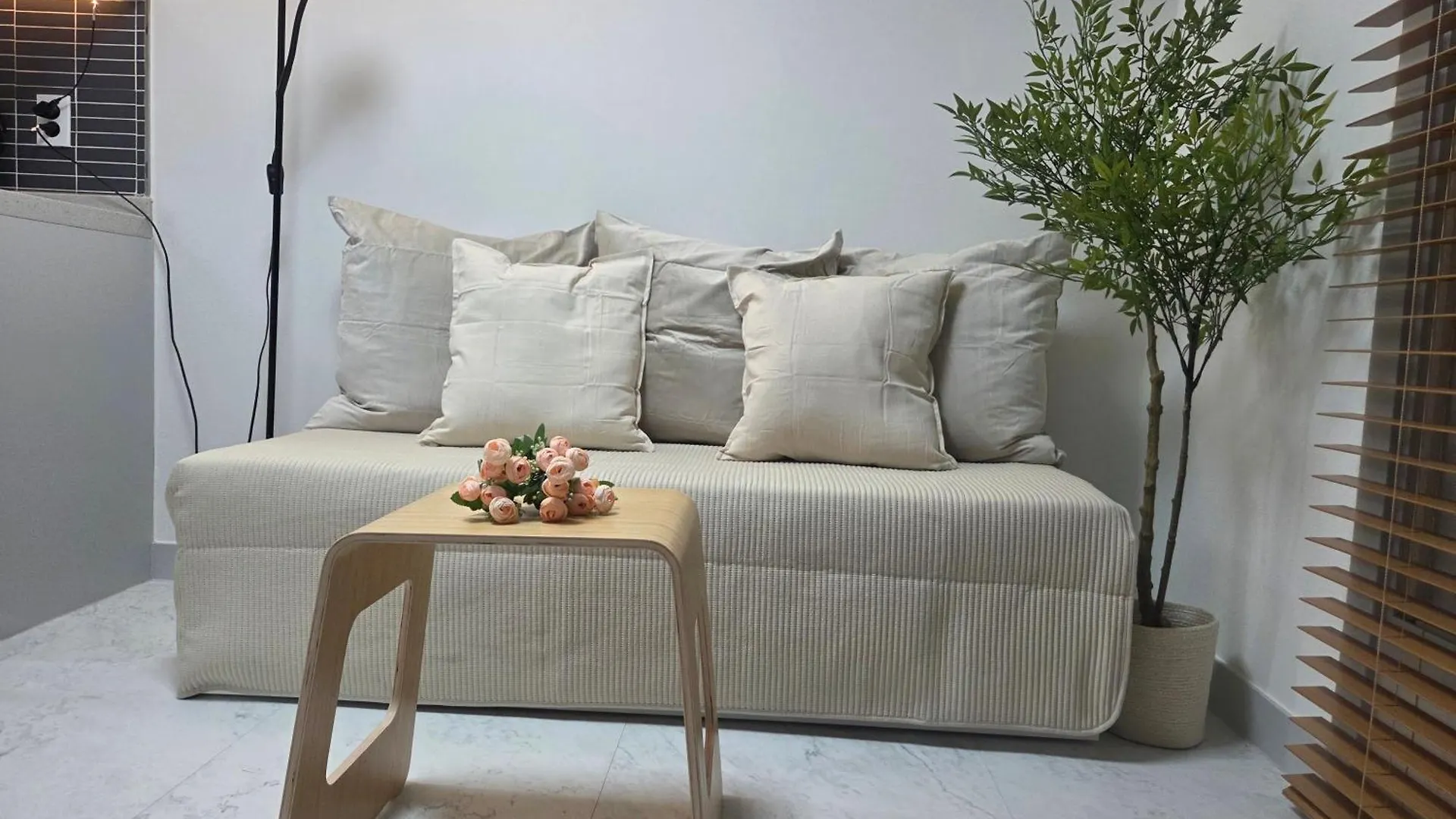 Gangnam Station, Yeoksam Station, 5-Minute Walk, Luggage Storage, Business Trip, 6 People Βίλα Σεούλ