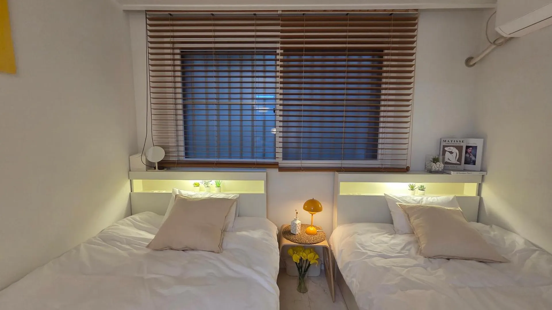 Gangnam Station, Yeoksam Station, 5-Minute Walk, Luggage Storage, Business Trip, 6 People Βίλα Σεούλ