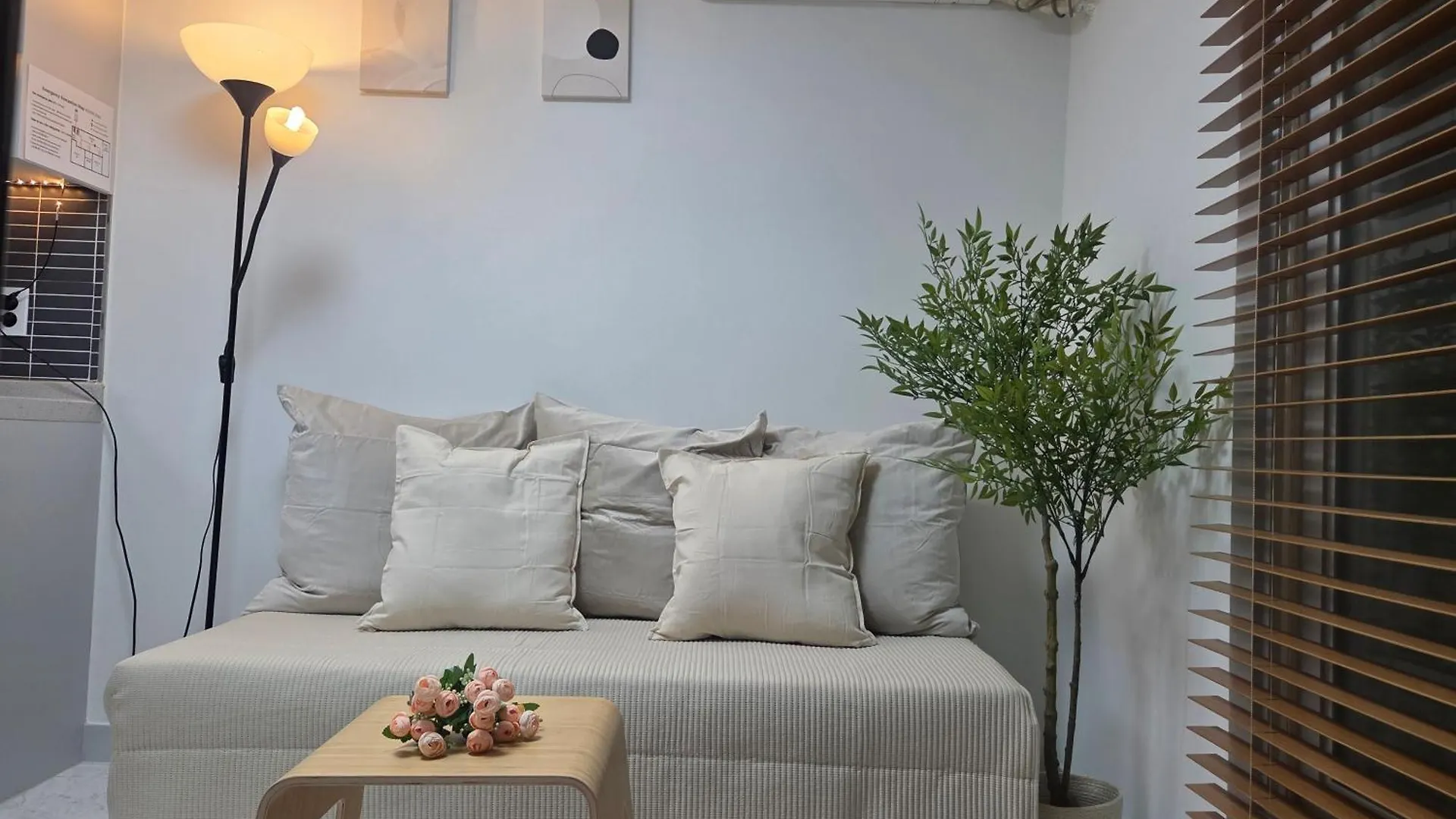 Gangnam Station, Yeoksam Station, 5-Minute Walk, Luggage Storage, Business Trip, 6 People Βίλα Σεούλ